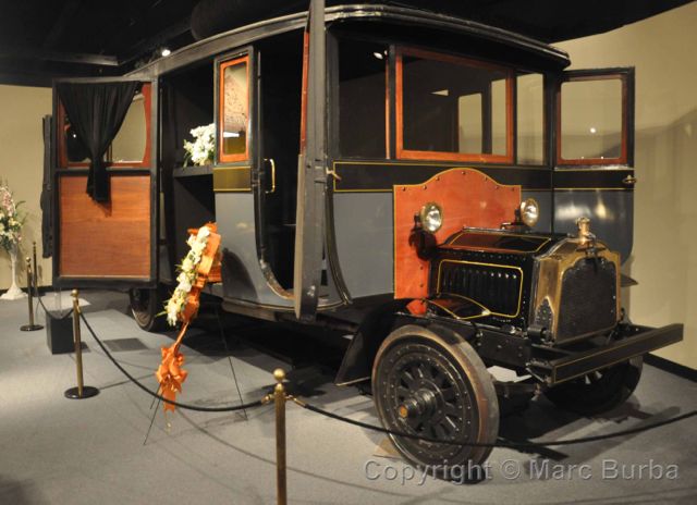 funeral bus National Museum of Funeral History