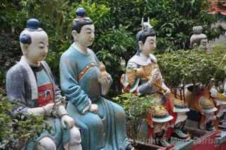 Ten Thousand Buddhas Monastery