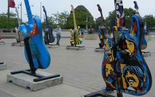 rock and roll hall of fame cleveland guitar mania