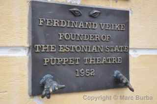 Ferdinand Veike sculpture