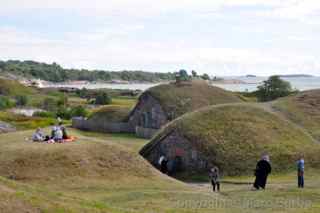 Suomenlinna Kustaanmiekka earthworks