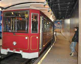 peak tram hong kong
