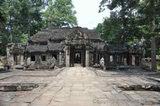 Banteay Kdei courtyard