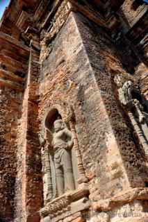 Preah Ko Roluos Group holes