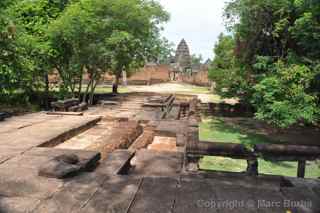 Banteay Samre causeway